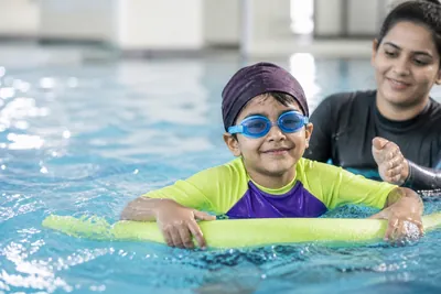 Children's swimming coaching
